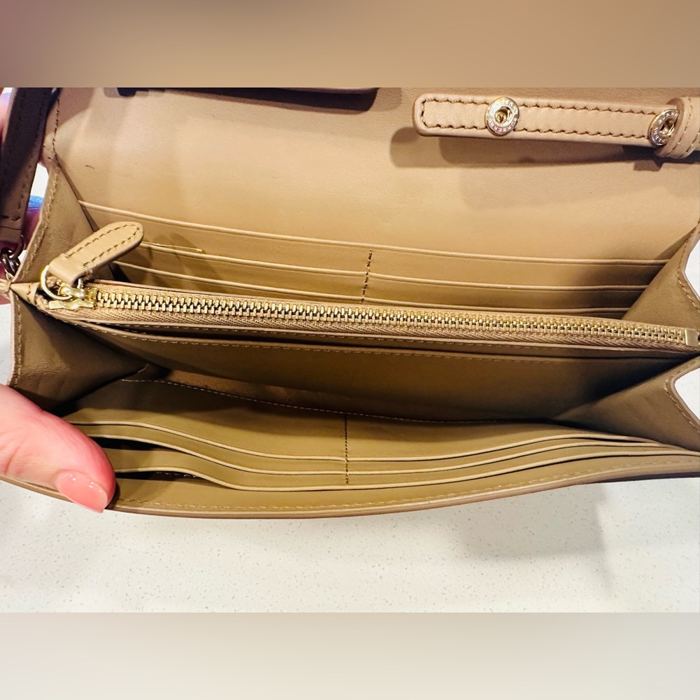 Burberry crossbody w/ card holder NWT - Picture 7 of 7